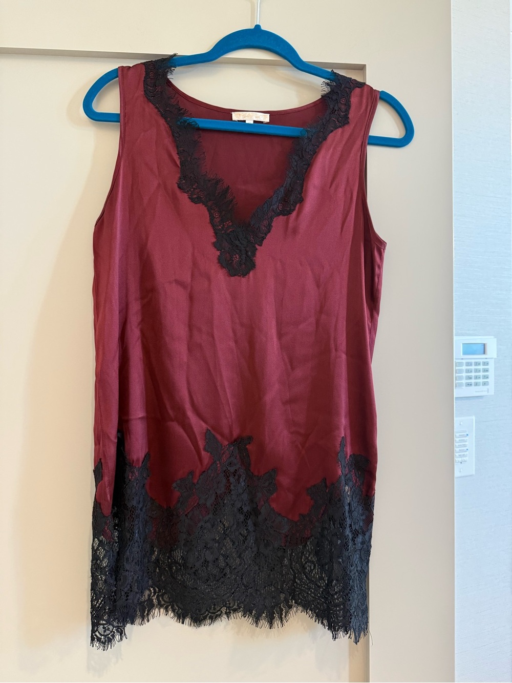 Womens silk Burgundy Lace-Trim V-Neck Tank Top
